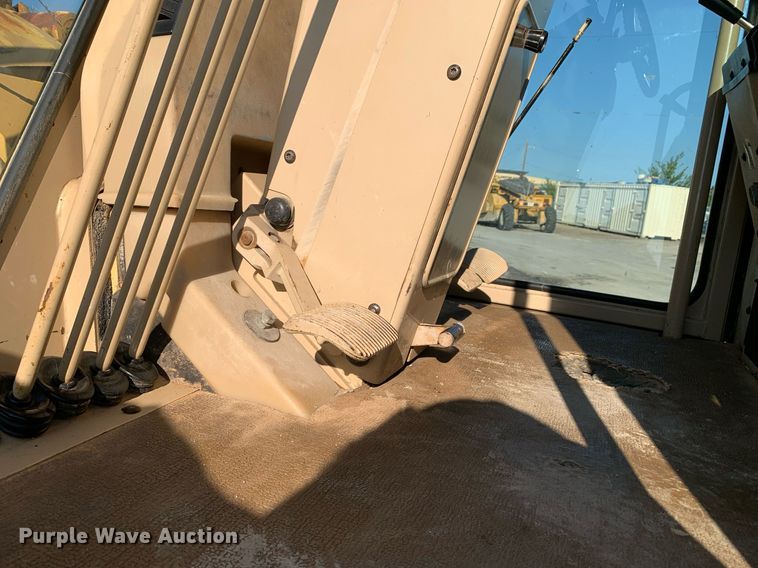 image for item DM1804 2002 Caterpillar 140H motor grader