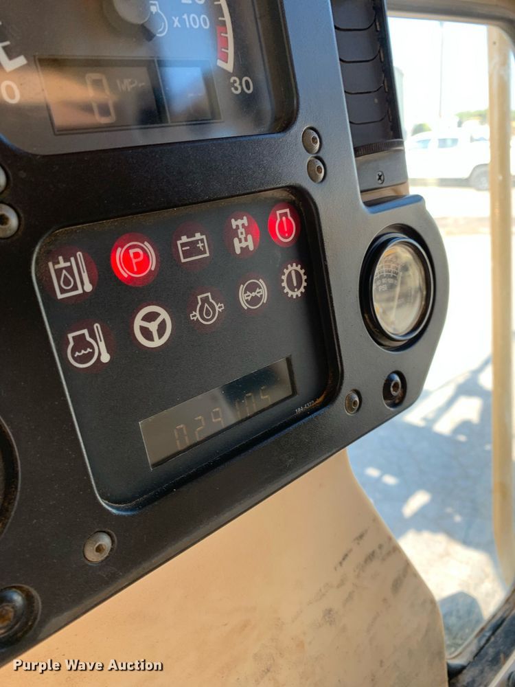 image for item DM1804 2002 Caterpillar 140H motor grader