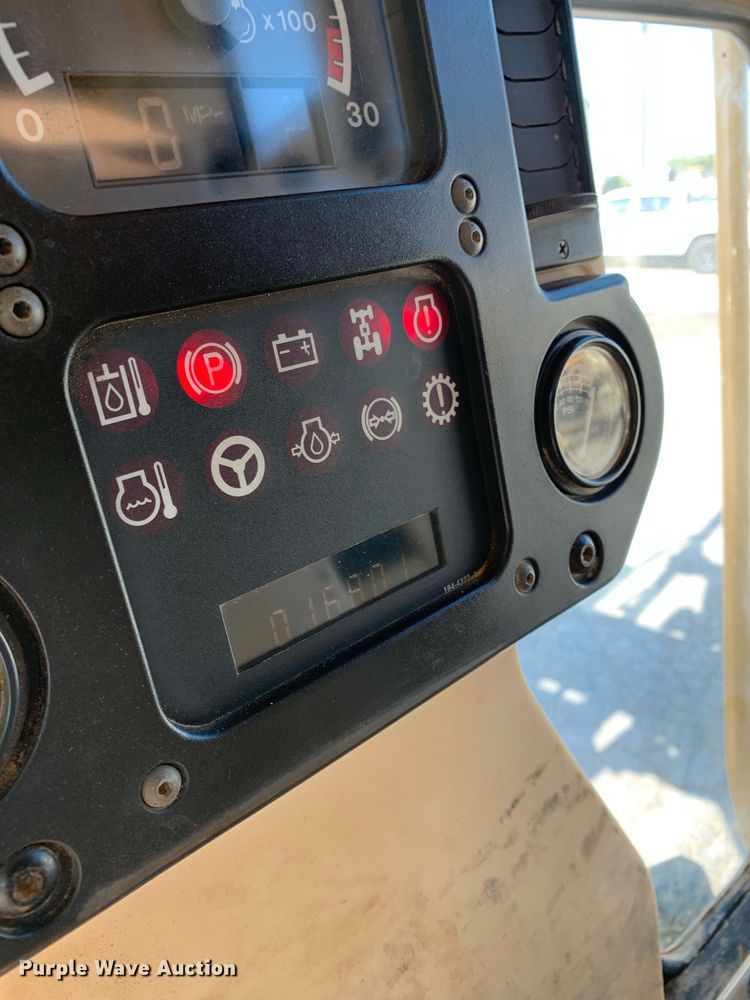 image for item DM1804 2002 Caterpillar 140H motor grader