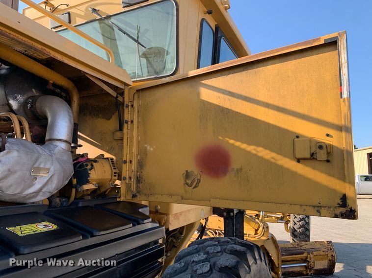 image for item DM1804 2002 Caterpillar 140H motor grader