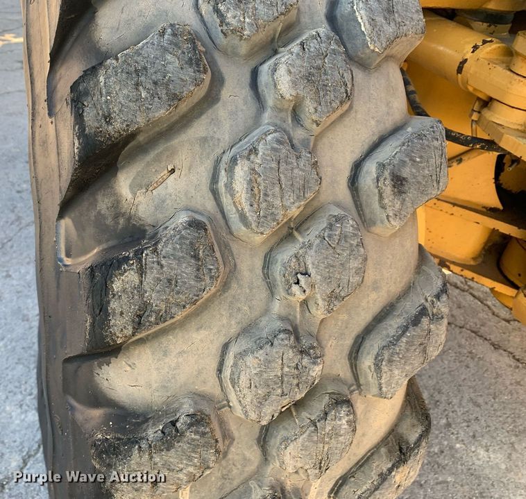 image for item DM1804 2002 Caterpillar 140H motor grader