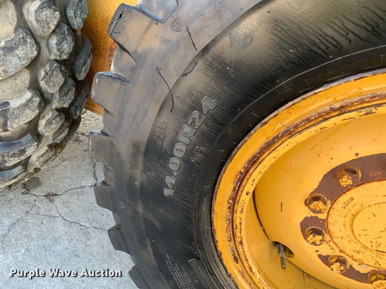 image for item DM1804 2002 Caterpillar 140H motor grader