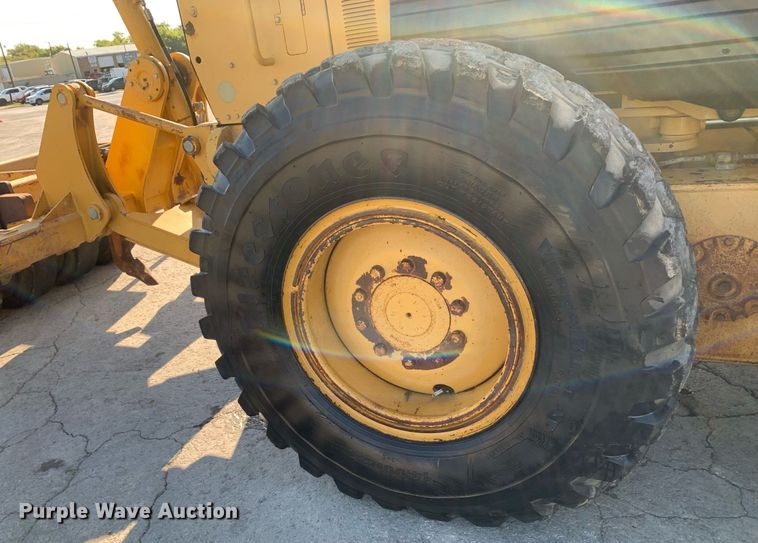 image for item DM1804 2002 Caterpillar 140H motor grader