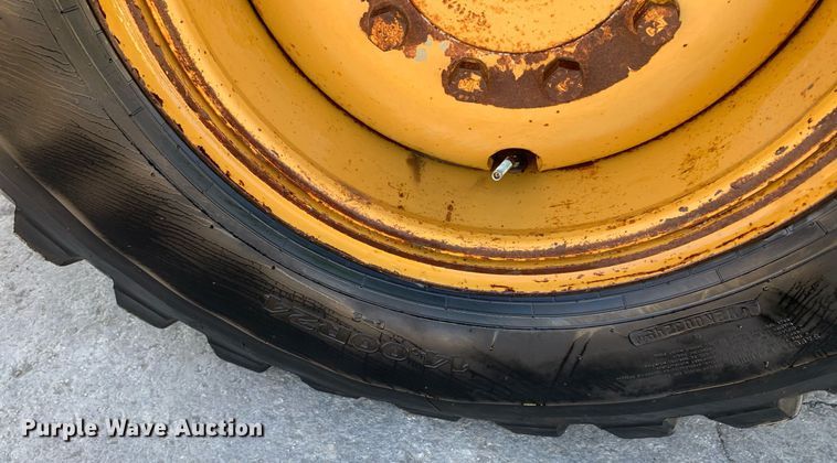 image for item DM1804 2002 Caterpillar 140H motor grader