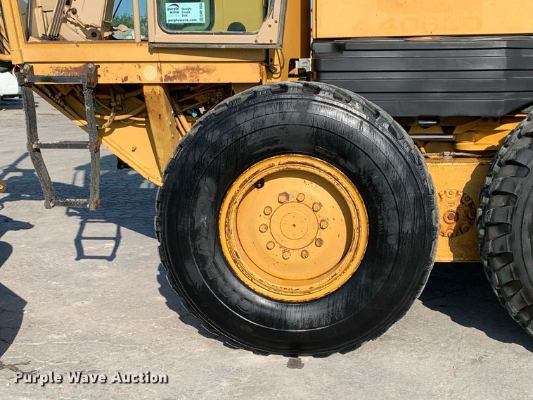 image for item DM1804 2002 Caterpillar 140H motor grader