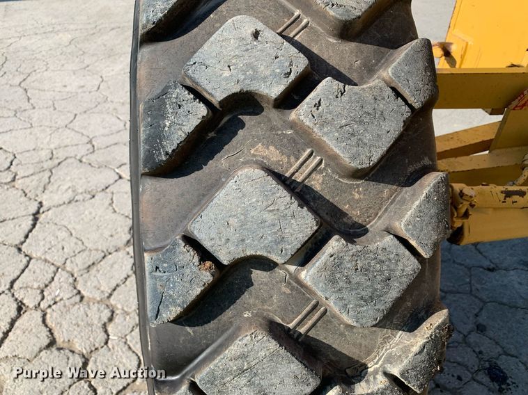 image for item DM1804 2002 Caterpillar 140H motor grader