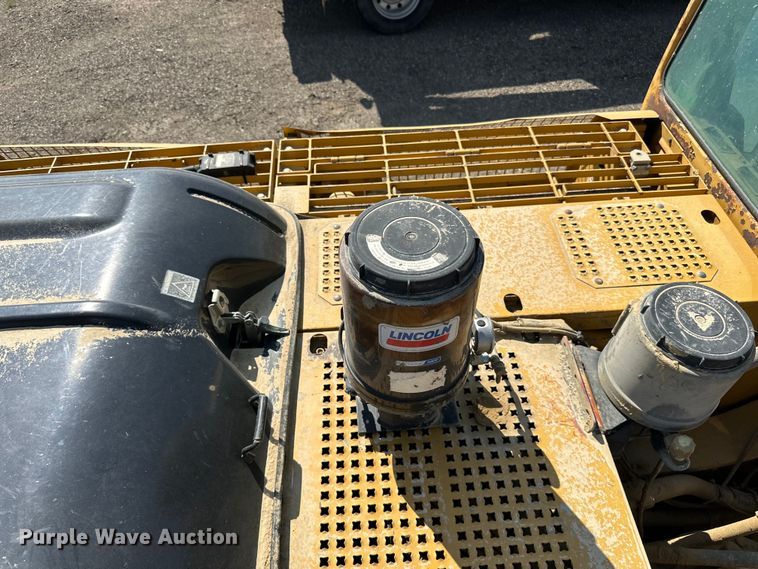 image for item DN0735 2005 Caterpillar  330CL excavator