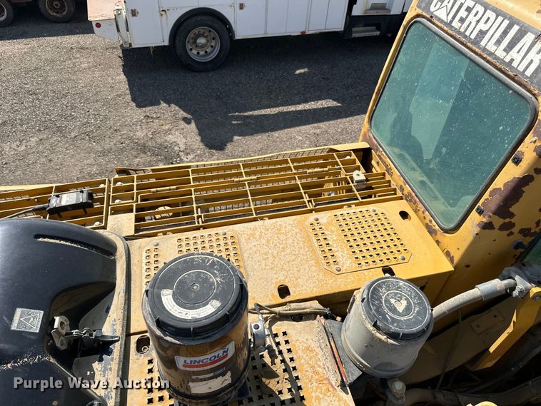 image for item DN0735 2005 Caterpillar  330CL excavator