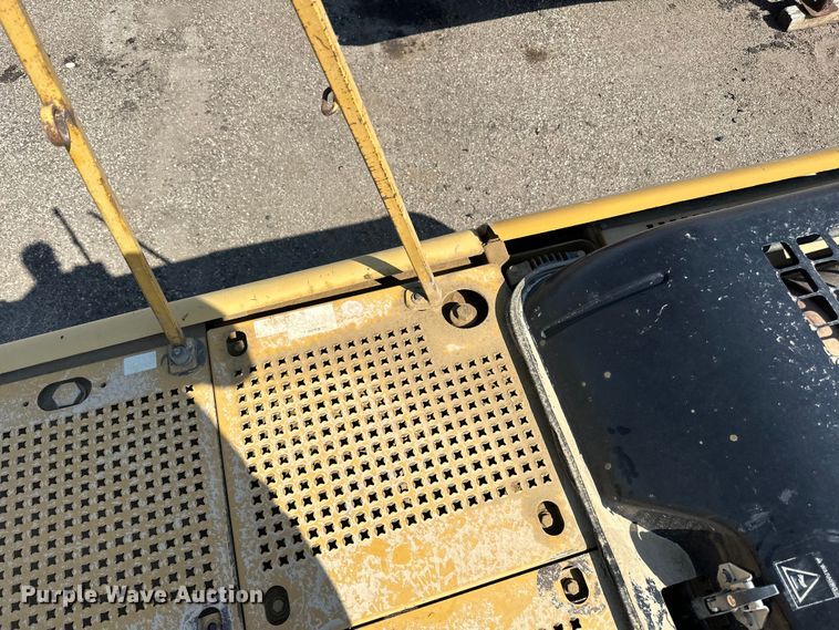 image for item DN0735 2005 Caterpillar  330CL excavator