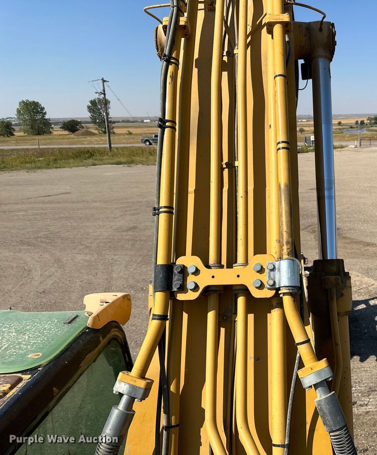 image for item DN0735 2005 Caterpillar  330CL excavator