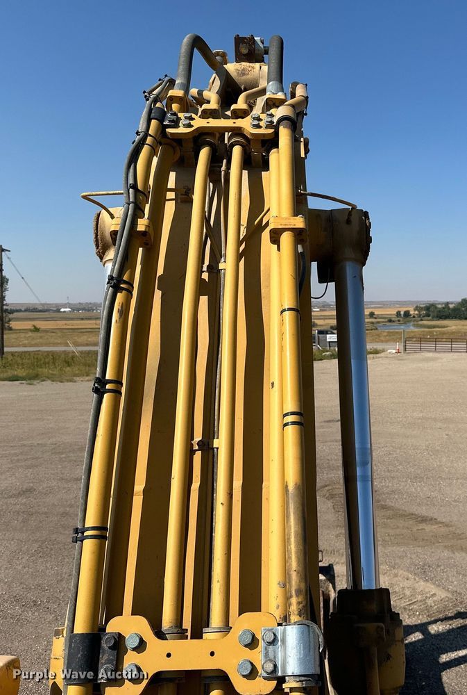 image for item DN0735 2005 Caterpillar  330CL excavator