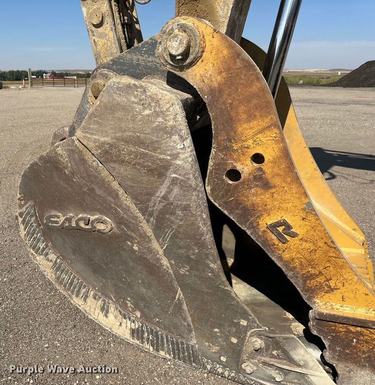 image for item DN0735 2005 Caterpillar  330CL excavator