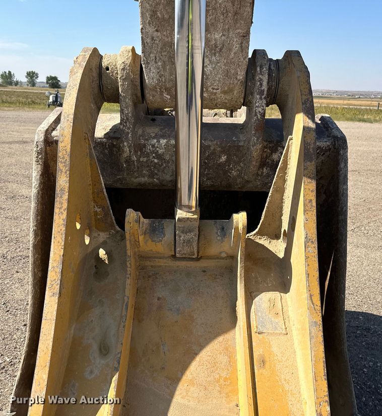 image for item DN0735 2005 Caterpillar  330CL excavator