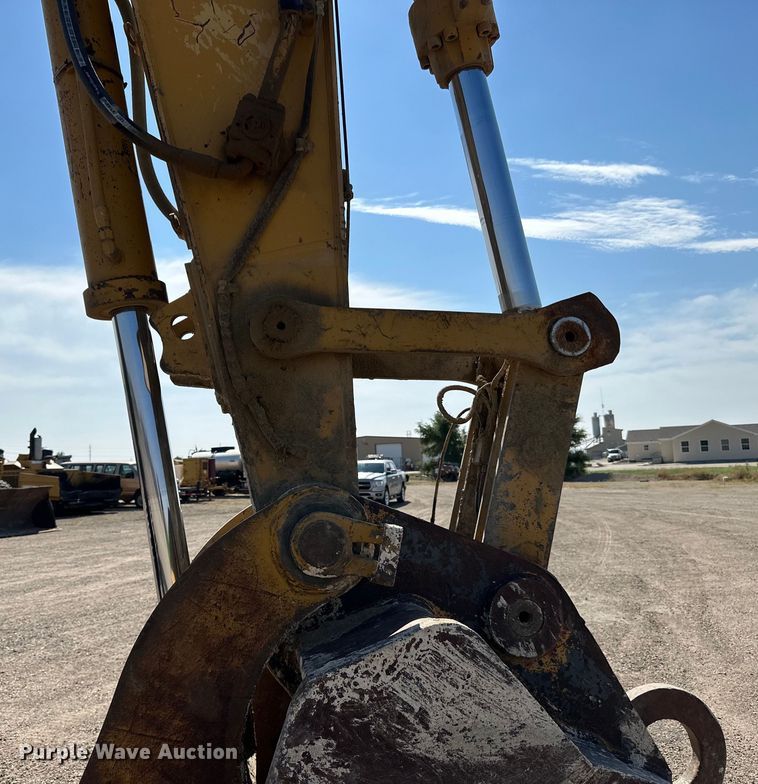 image for item DN0735 2005 Caterpillar  330CL excavator