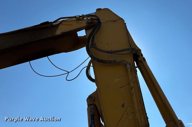 image for item DN0735 2005 Caterpillar  330CL excavator