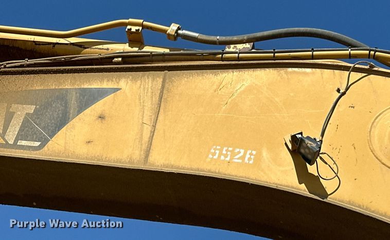 image for item DN0735 2005 Caterpillar  330CL excavator