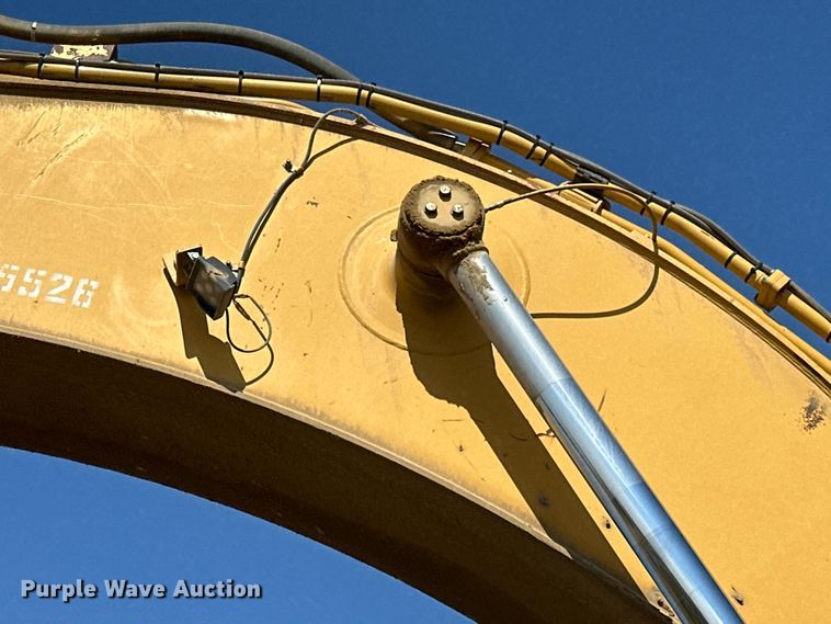 image for item DN0735 2005 Caterpillar  330CL excavator