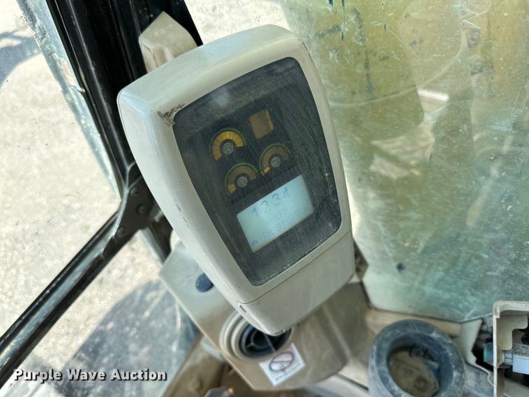 image for item DN0735 2005 Caterpillar  330CL excavator