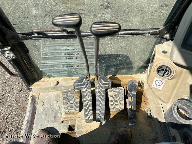 image for item DN0735 2005 Caterpillar  330CL excavator