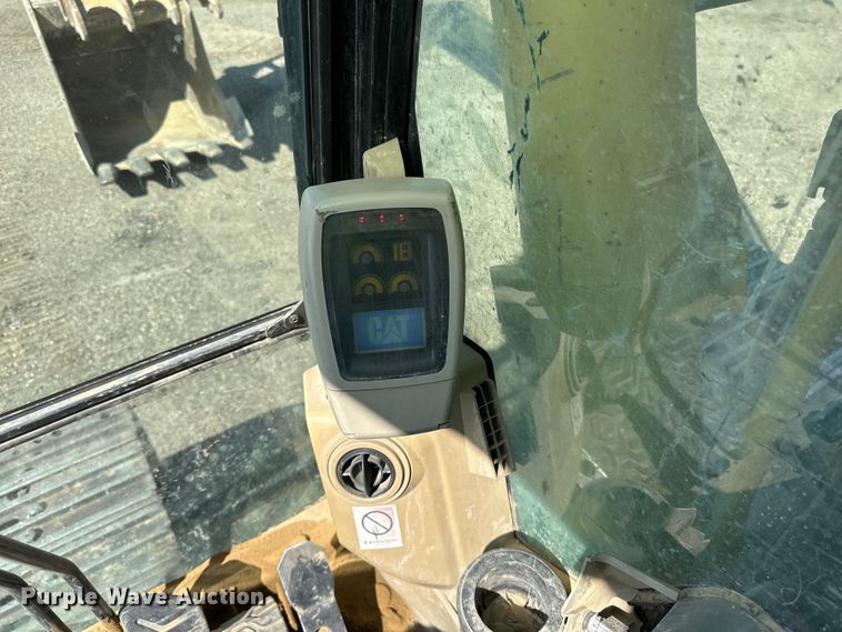 image for item DN0735 2005 Caterpillar  330CL excavator