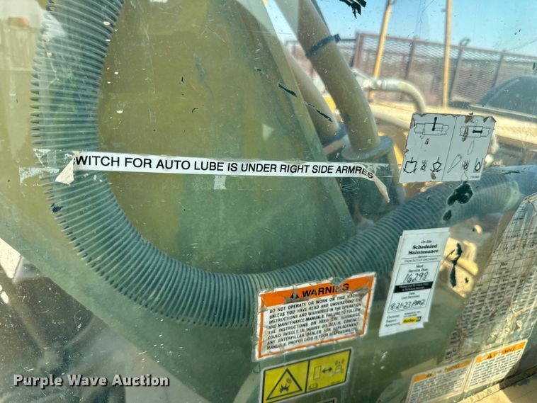 image for item DN0735 2005 Caterpillar  330CL excavator