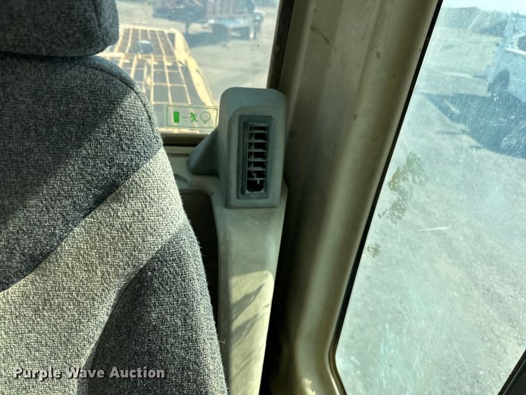 image for item DN0735 2005 Caterpillar  330CL excavator