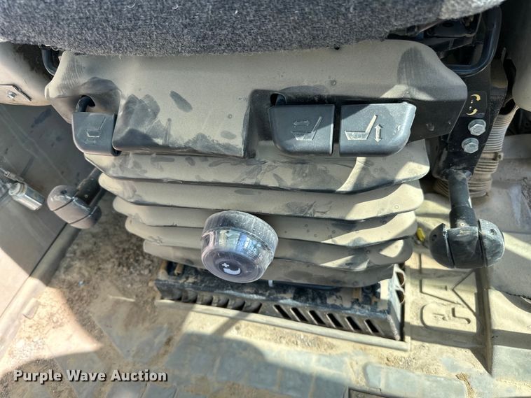 image for item DN0735 2005 Caterpillar  330CL excavator