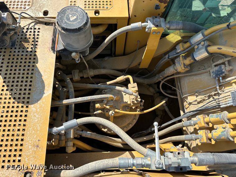 image for item DN0735 2005 Caterpillar  330CL excavator