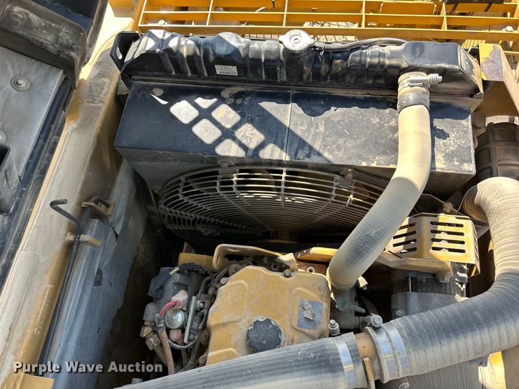 image for item DN0735 2005 Caterpillar  330CL excavator