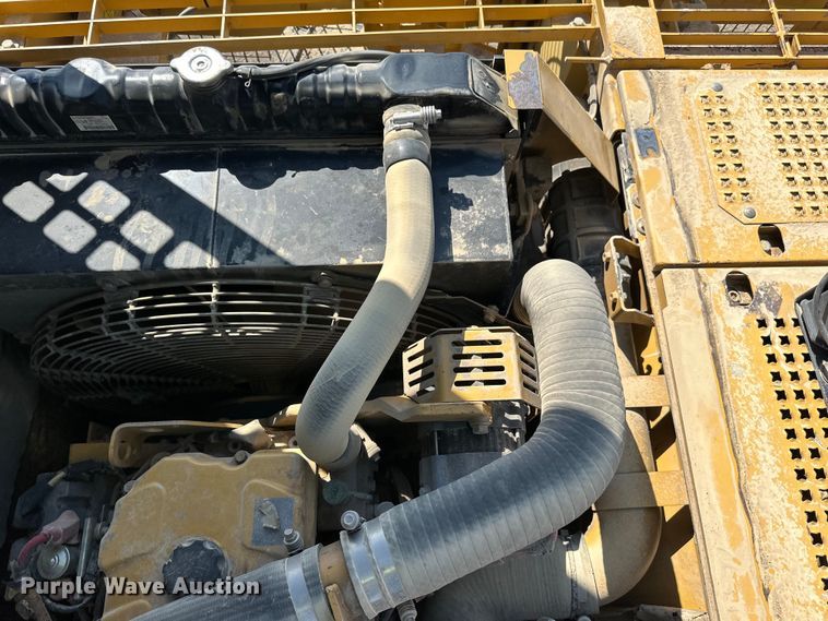 image for item DN0735 2005 Caterpillar  330CL excavator