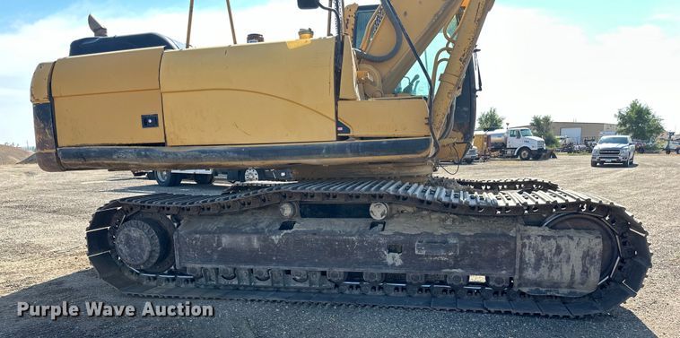 image for item DN0735 2005 Caterpillar  330CL excavator