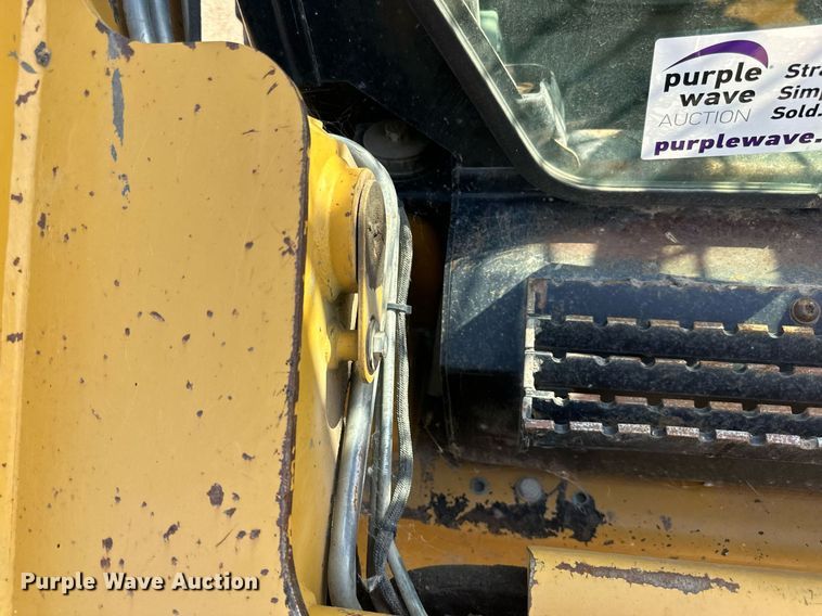 image for item DN0736 2012 Caterpillar  246C skid steer loader