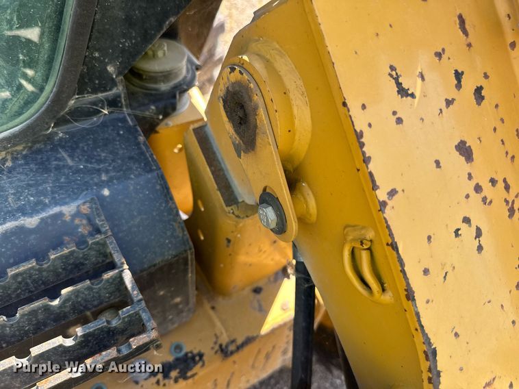 image for item DN0736 2012 Caterpillar  246C skid steer loader