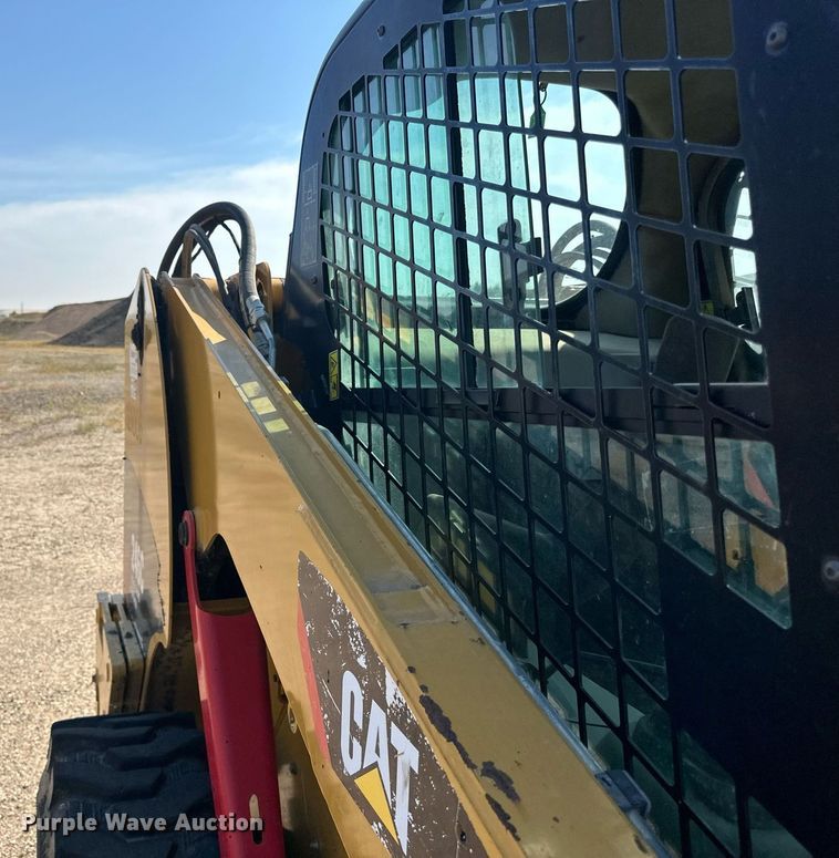 image for item DN0736 2012 Caterpillar  246C skid steer loader