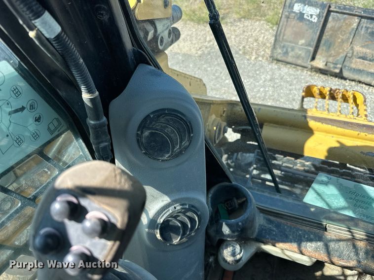 image for item DN0736 2012 Caterpillar  246C skid steer loader