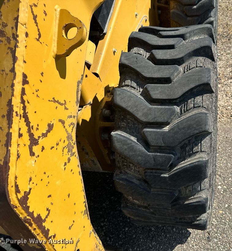 image for item DN0736 2012 Caterpillar  246C skid steer loader