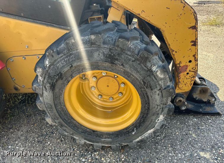 image for item DN0736 2012 Caterpillar  246C skid steer loader