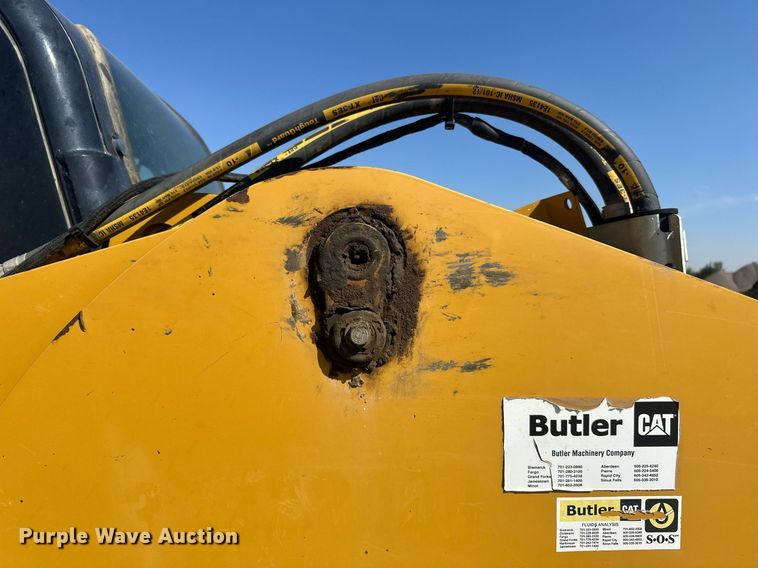 image for item DN0737 2010 Caterpillar  246C skid steer loader