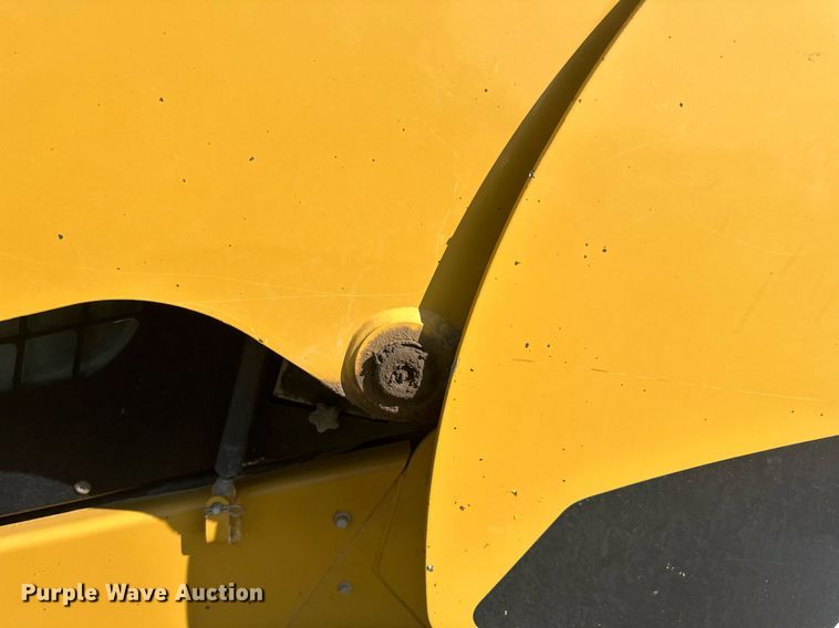 image for item DN0737 2010 Caterpillar  246C skid steer loader