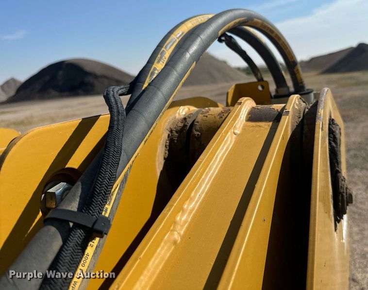 image for item DN0737 2010 Caterpillar  246C skid steer loader