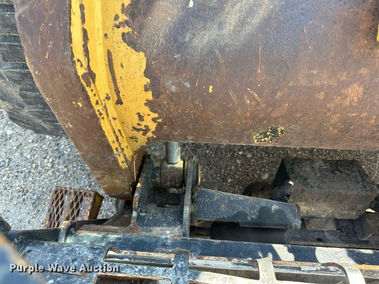 image for item DN0737 2010 Caterpillar  246C skid steer loader