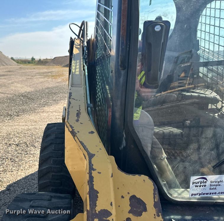 image for item DN0737 2010 Caterpillar  246C skid steer loader