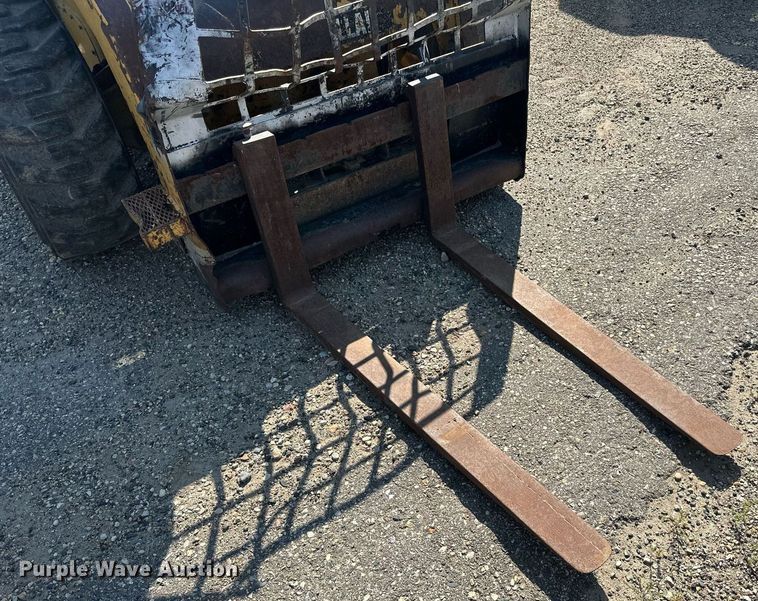 image for item DN0737 2010 Caterpillar  246C skid steer loader