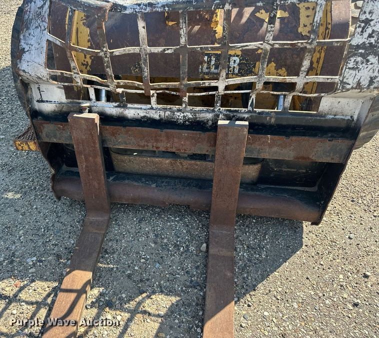 image for item DN0737 2010 Caterpillar  246C skid steer loader