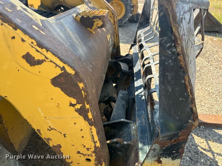 image for item DN0737 2010 Caterpillar  246C skid steer loader