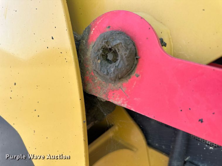 image for item DN0737 2010 Caterpillar  246C skid steer loader