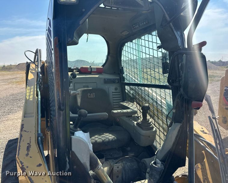 image for item DN0737 2010 Caterpillar  246C skid steer loader