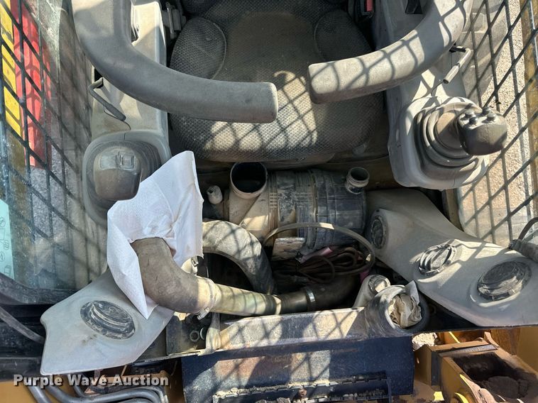 image for item DN0737 2010 Caterpillar  246C skid steer loader