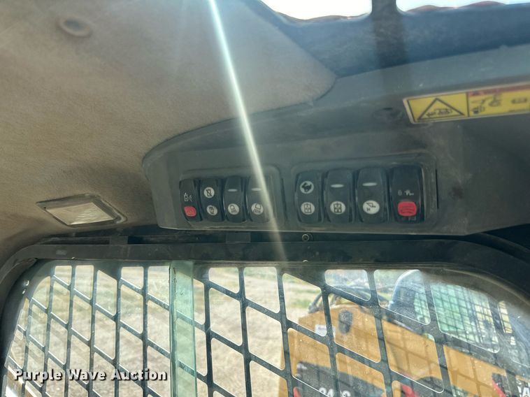 image for item DN0737 2010 Caterpillar  246C skid steer loader