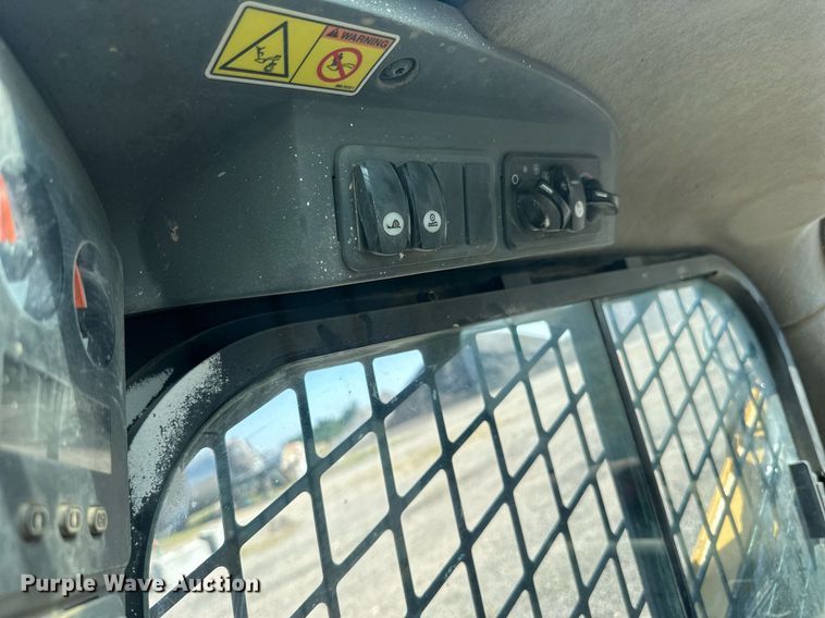 image for item DN0737 2010 Caterpillar  246C skid steer loader